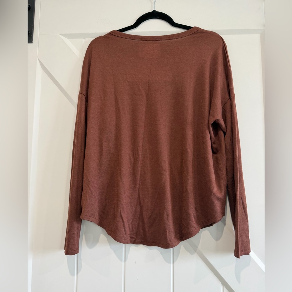 Time and Tru Women's Rust Long Sleeve Slub Top - Picture 2 of 4